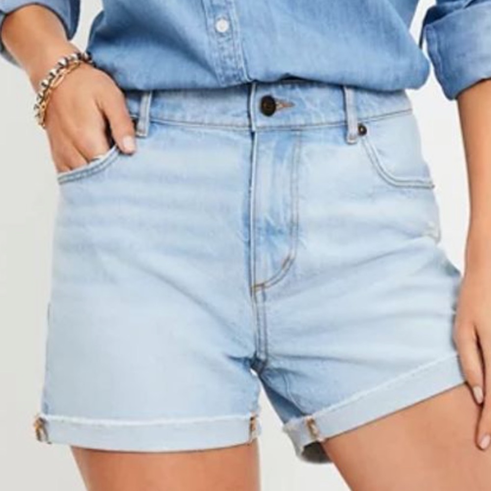 NWOT- Loft Denim Roll Shorts Size 31